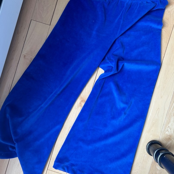 Suzie Kondi track suit - Picture 2 of 3